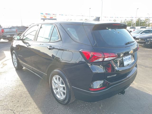 Used 2023 Chevrolet Equinox LS image 3