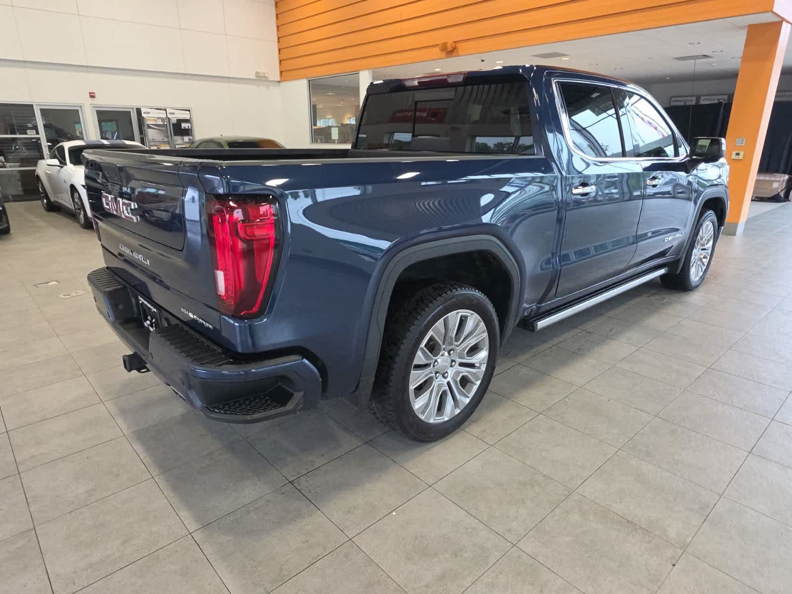 Used 2021 GMC Sierra 1500 Denali w/ Denali Premium Package AWD/4WD image 8