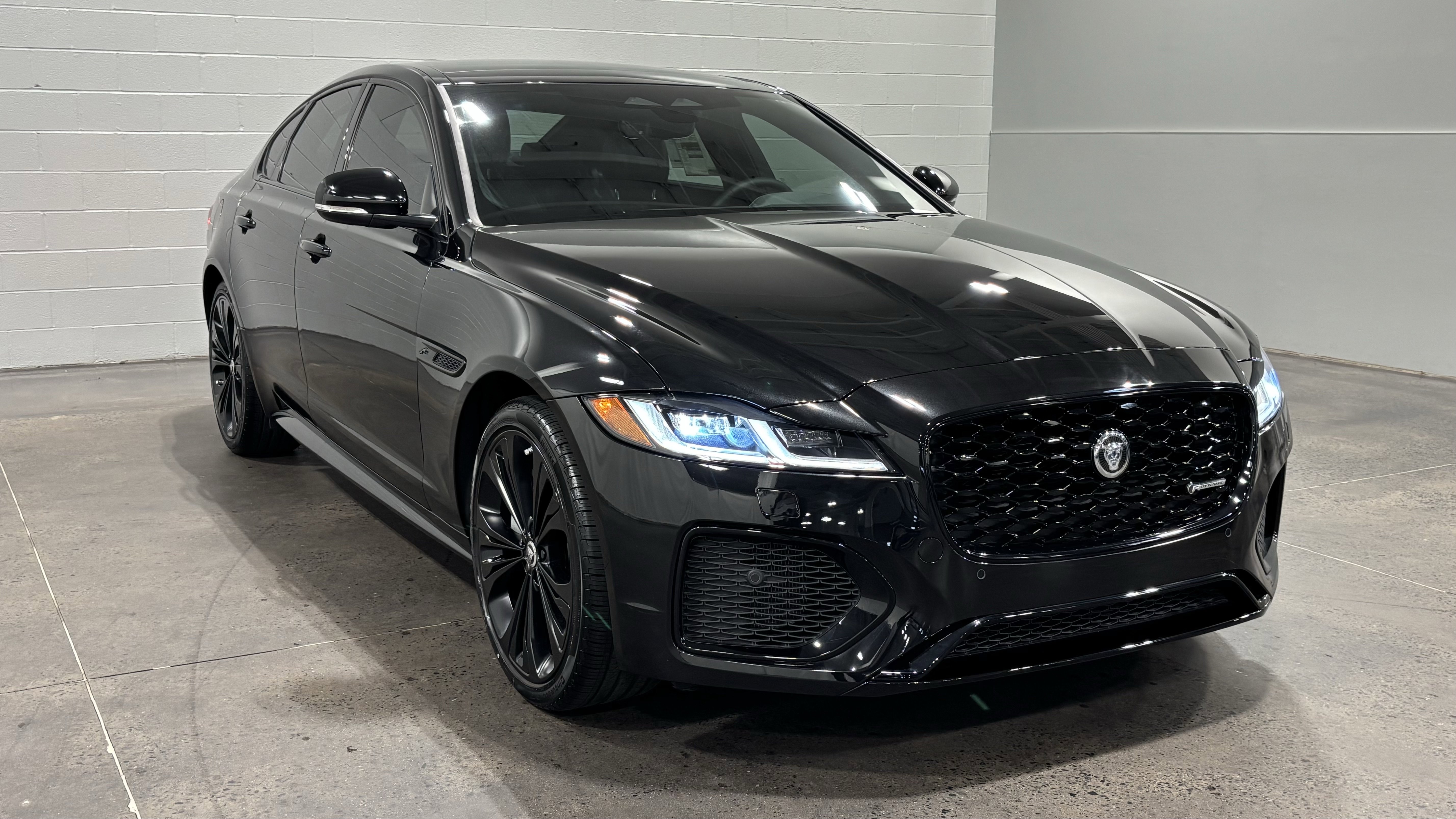 New 2024 Jaguar XF R-Dynamic SE AWD/4WD image 11