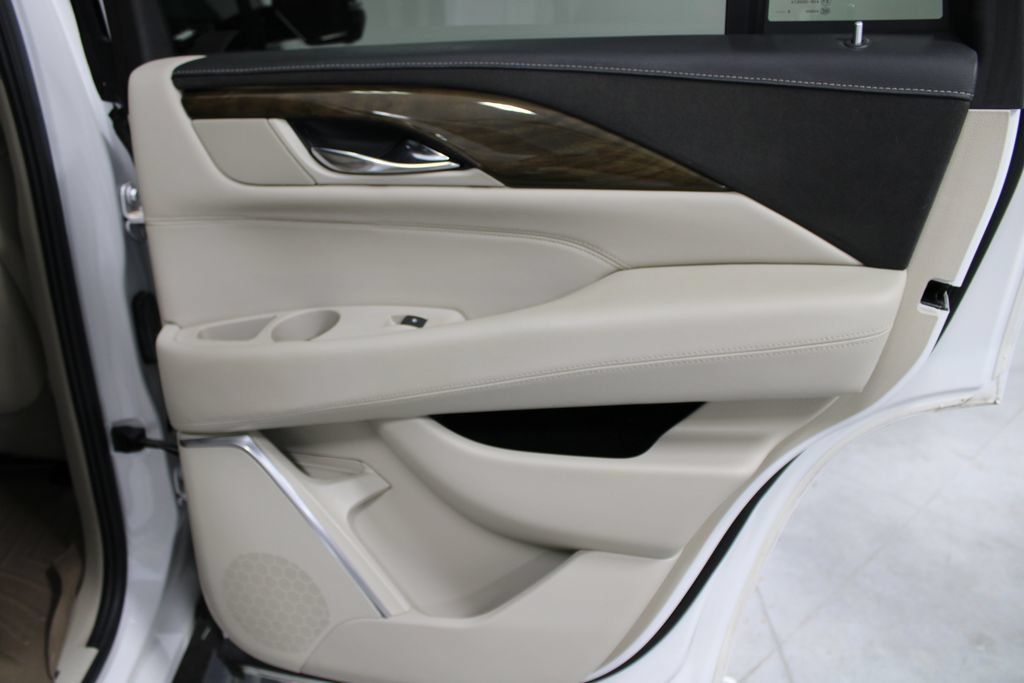 Used 2020 Cadillac Escalade Premium Luxury AWD/4WD image 29