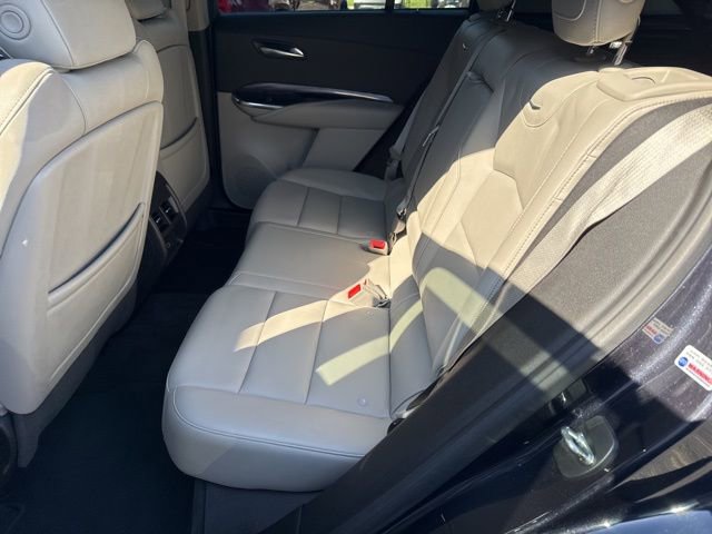 Used 2022 Cadillac XT4 Luxury AWD/4WD image 19