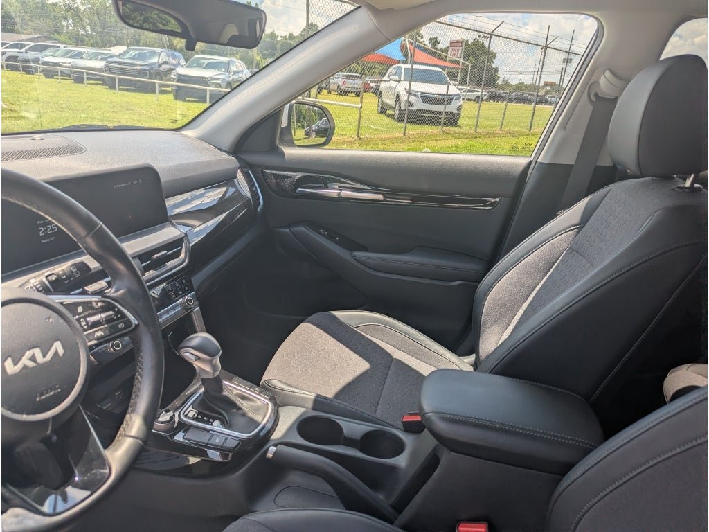 Used 2024 Kia Seltos S FWD image 13