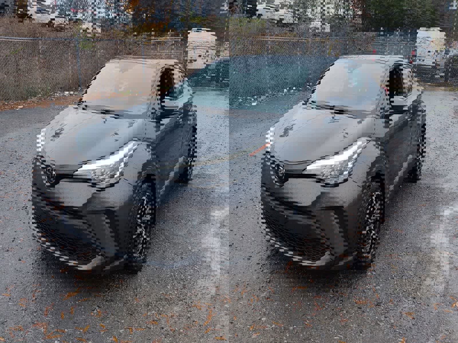 Used 2020 Toyota C-HR XLE image 4