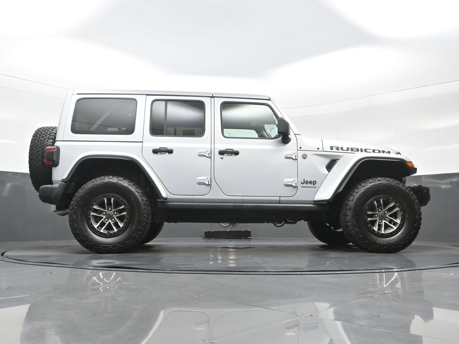 Used 2024 Jeep Wrangler Unlimited Rubicon 392 AWD/4WD image 32