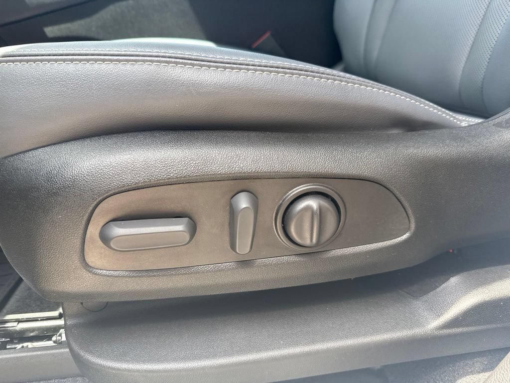 Used 2023 Buick Enclave Essence w/ Experience Buick Package FWD image 23