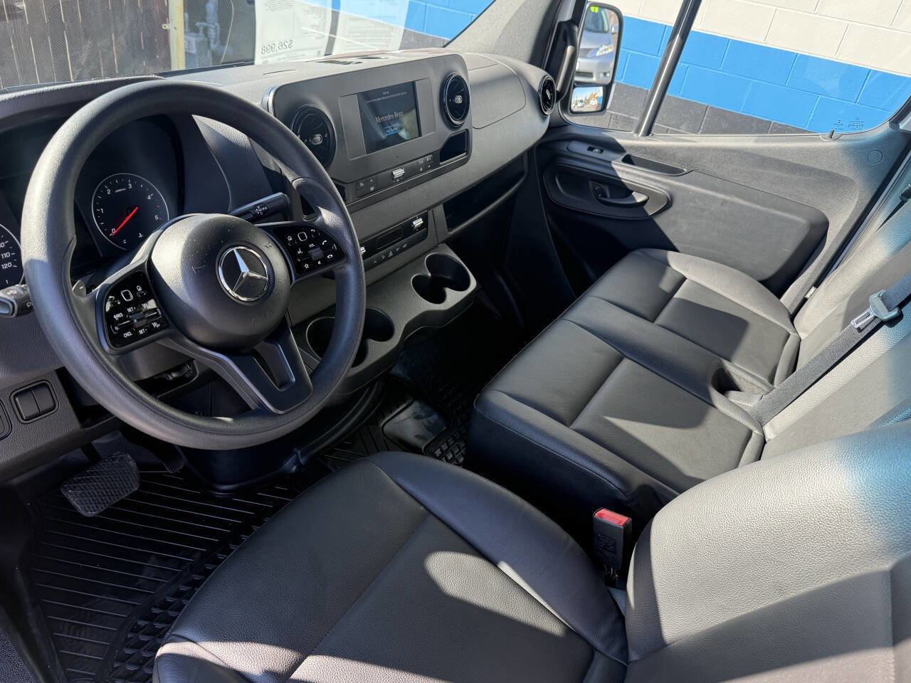 Used 2023 Mercedes-Benz Sprinter 2500 image 7