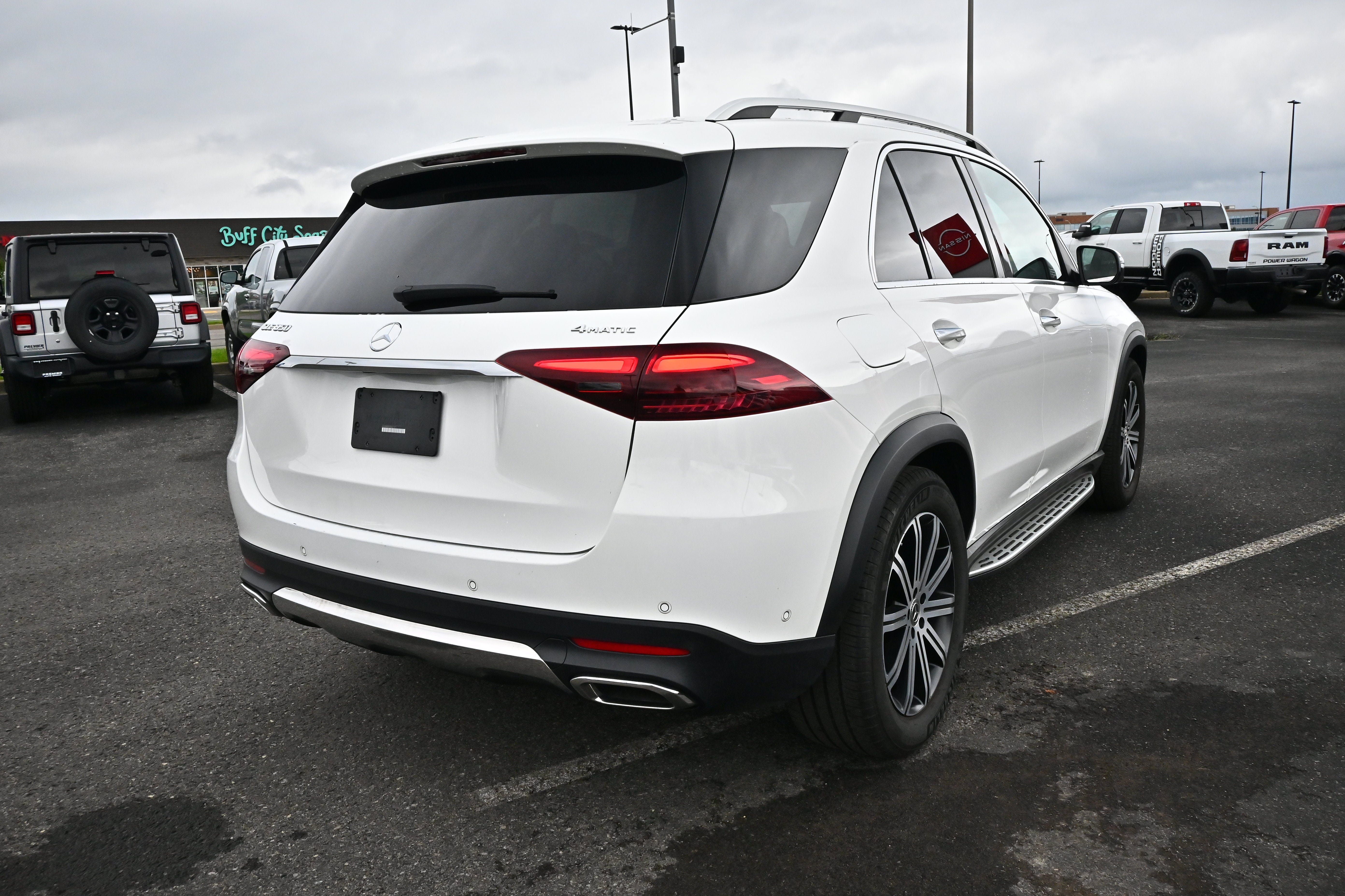 Used 2026 Mercedes-Benz GLE 350 4MATIC w/ Winter Package image 8