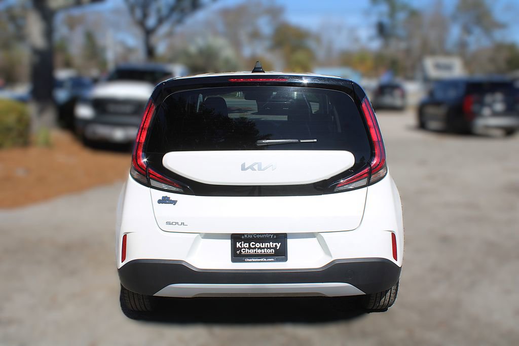 Certified 2025 Kia Soul LX image 9