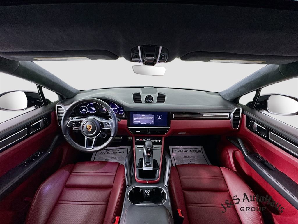 Used 2022 Porsche Cayenne GTS AWD/4WD image 29