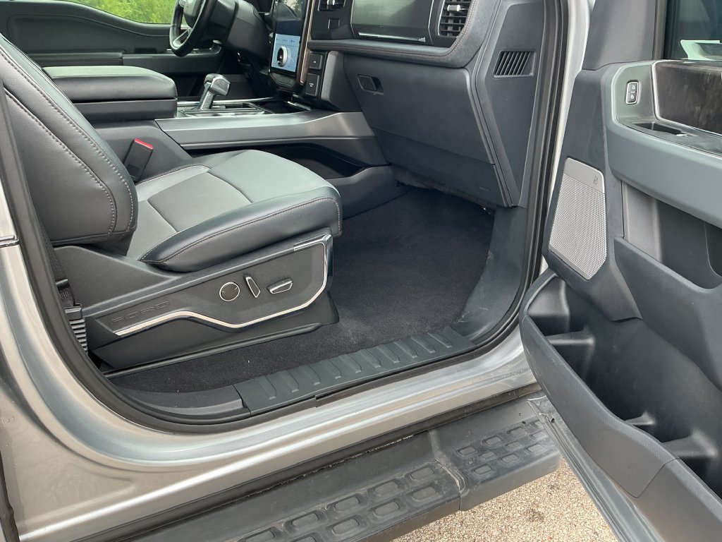 Used 2023 Ford F150 Lightning Lariat AWD/4WD image 20