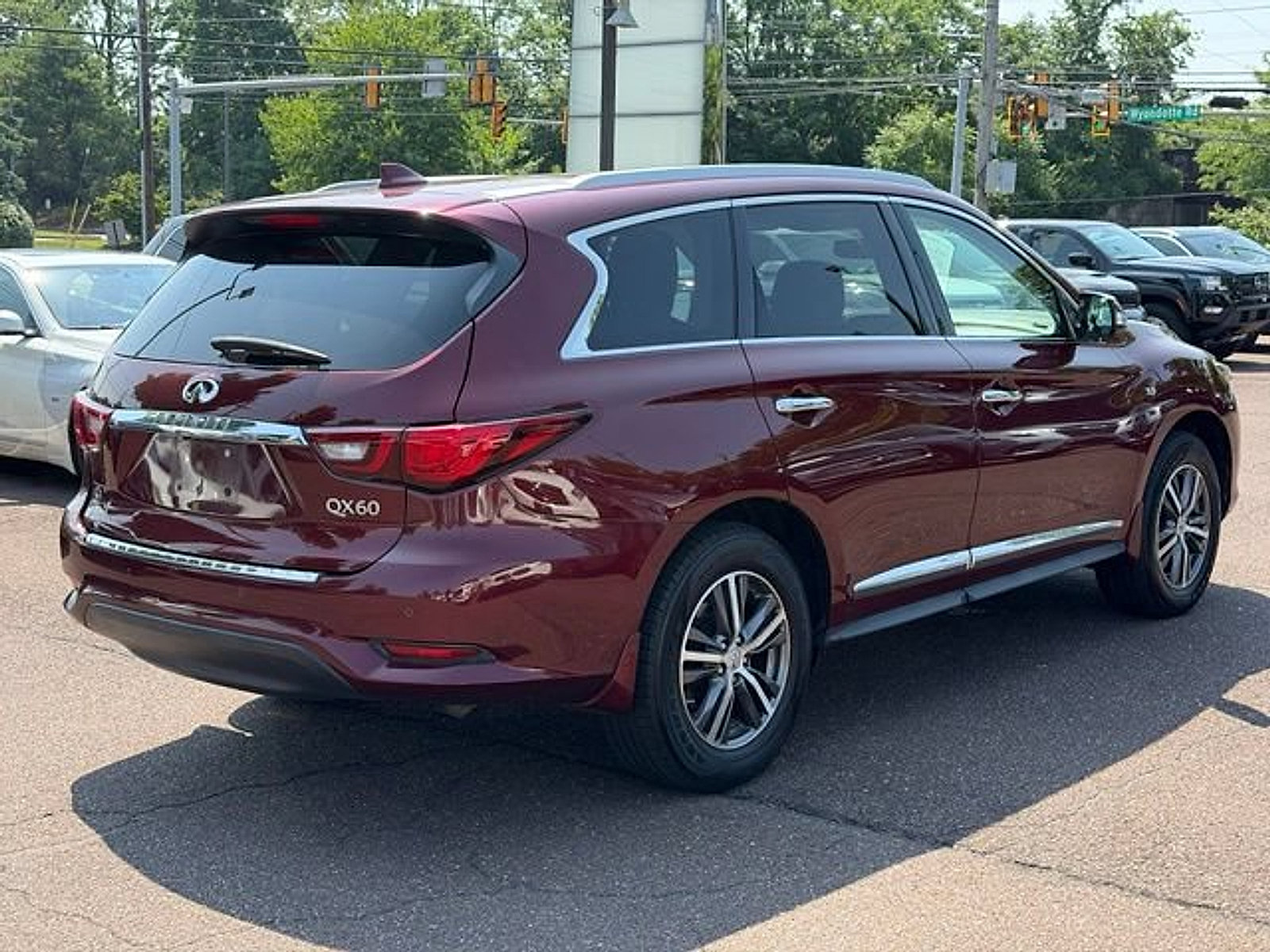 Used 2019 INFINITI QX60 Luxe w/ Essential Package AWD/4WD image 7