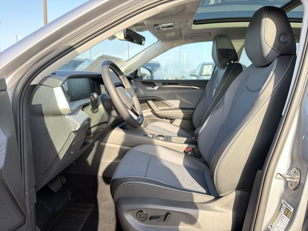 New 2026 Volkswagen Tiguan SE FWD image 11