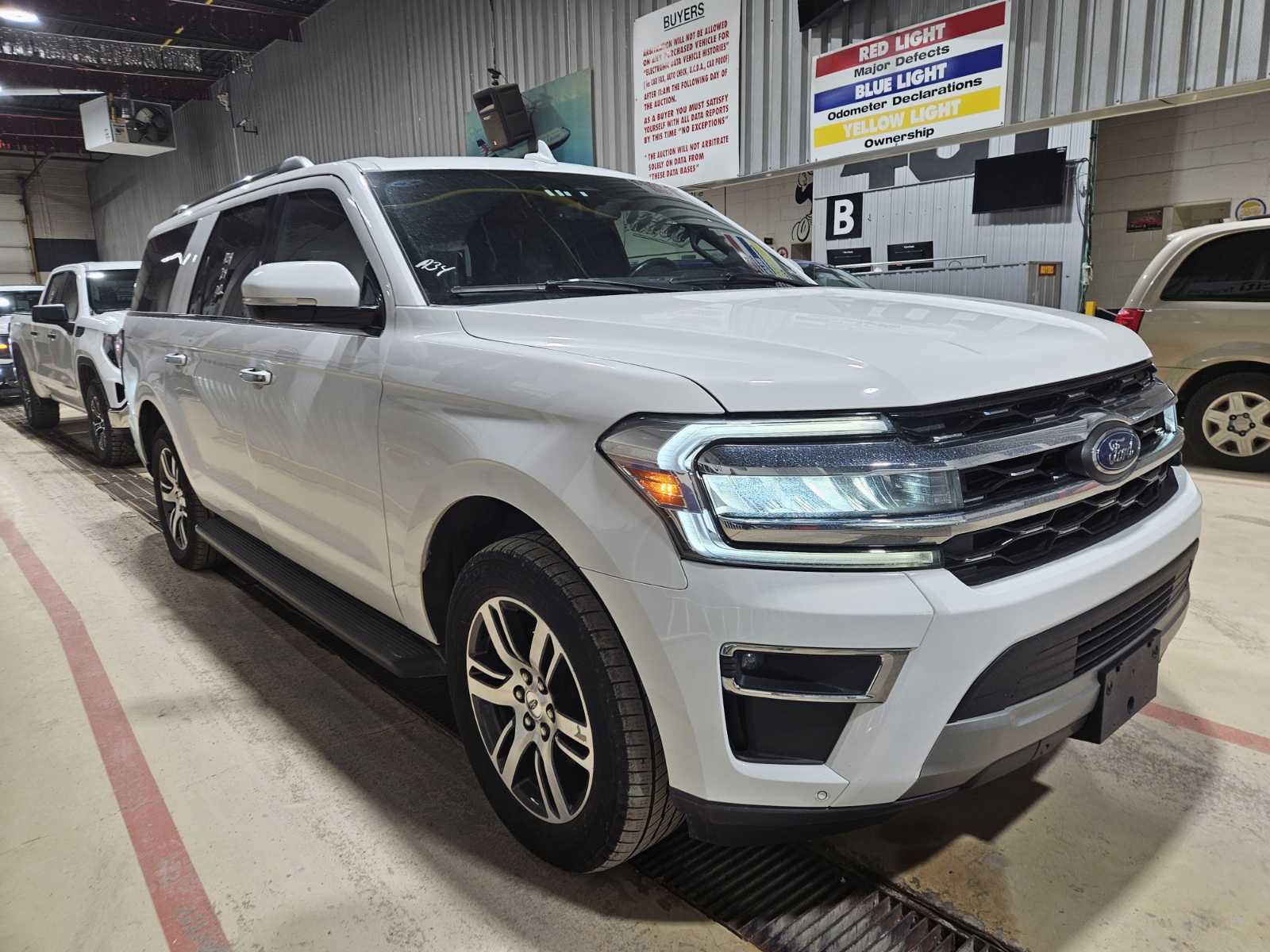 Used 2024 Ford Expedition Max Limited AWD/4WD image 5