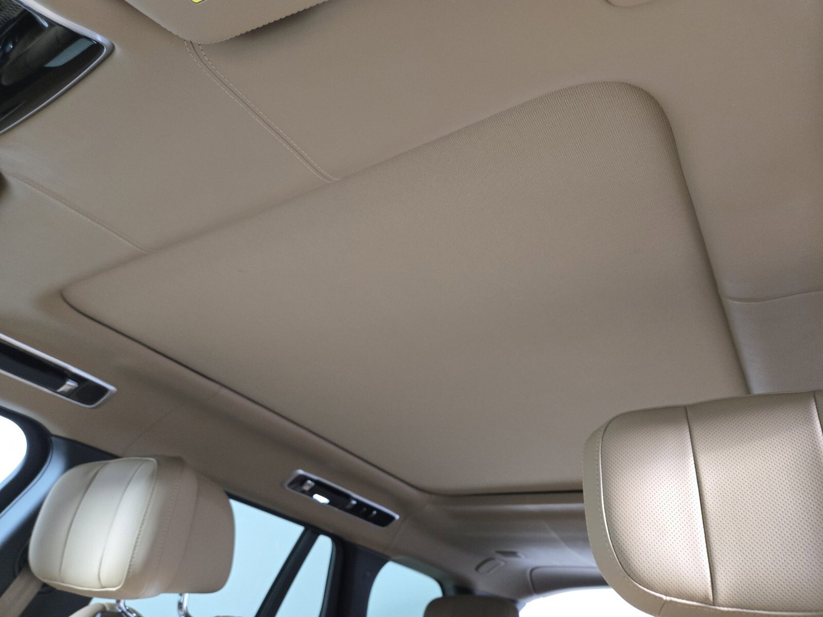 New 2025 Land Rover Range Rover Autobiography image 15
