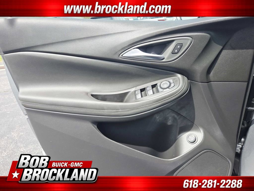 Used 2024 Buick Encore GX Preferred FWD image 32