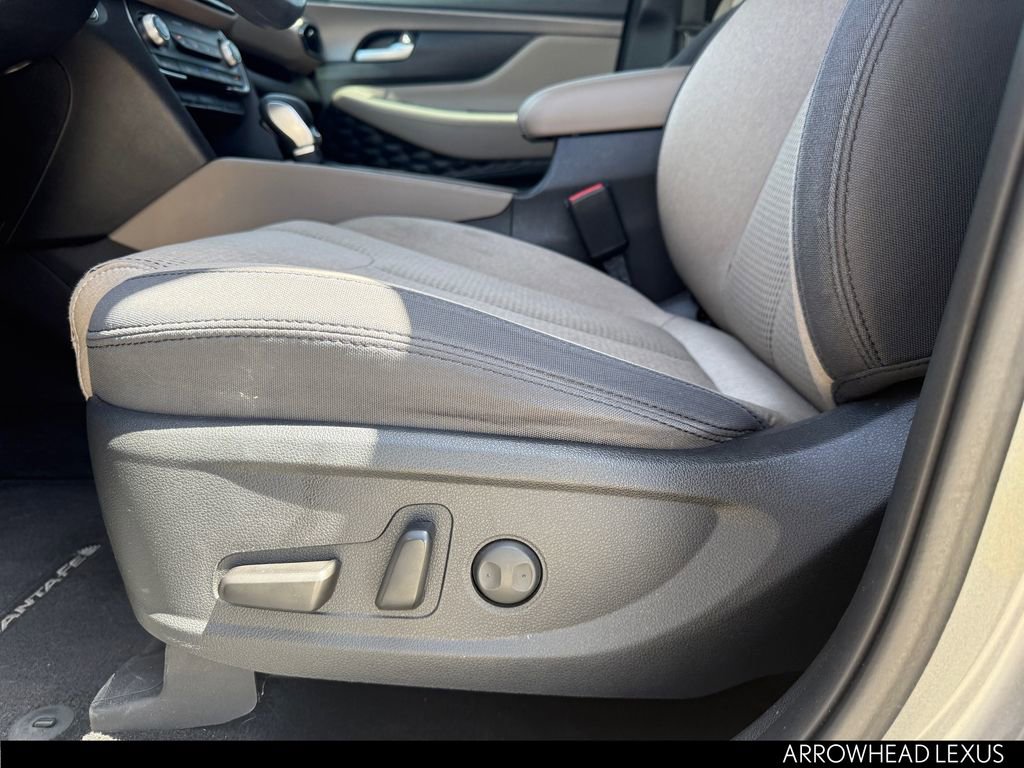 Used 2019 Hyundai Santa Fe SEL FWD image 11