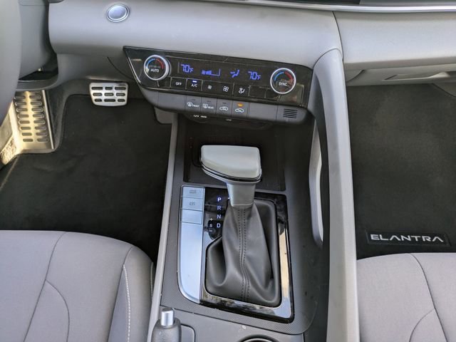 Certified 2025 Hyundai Elantra Sport FWD image 18