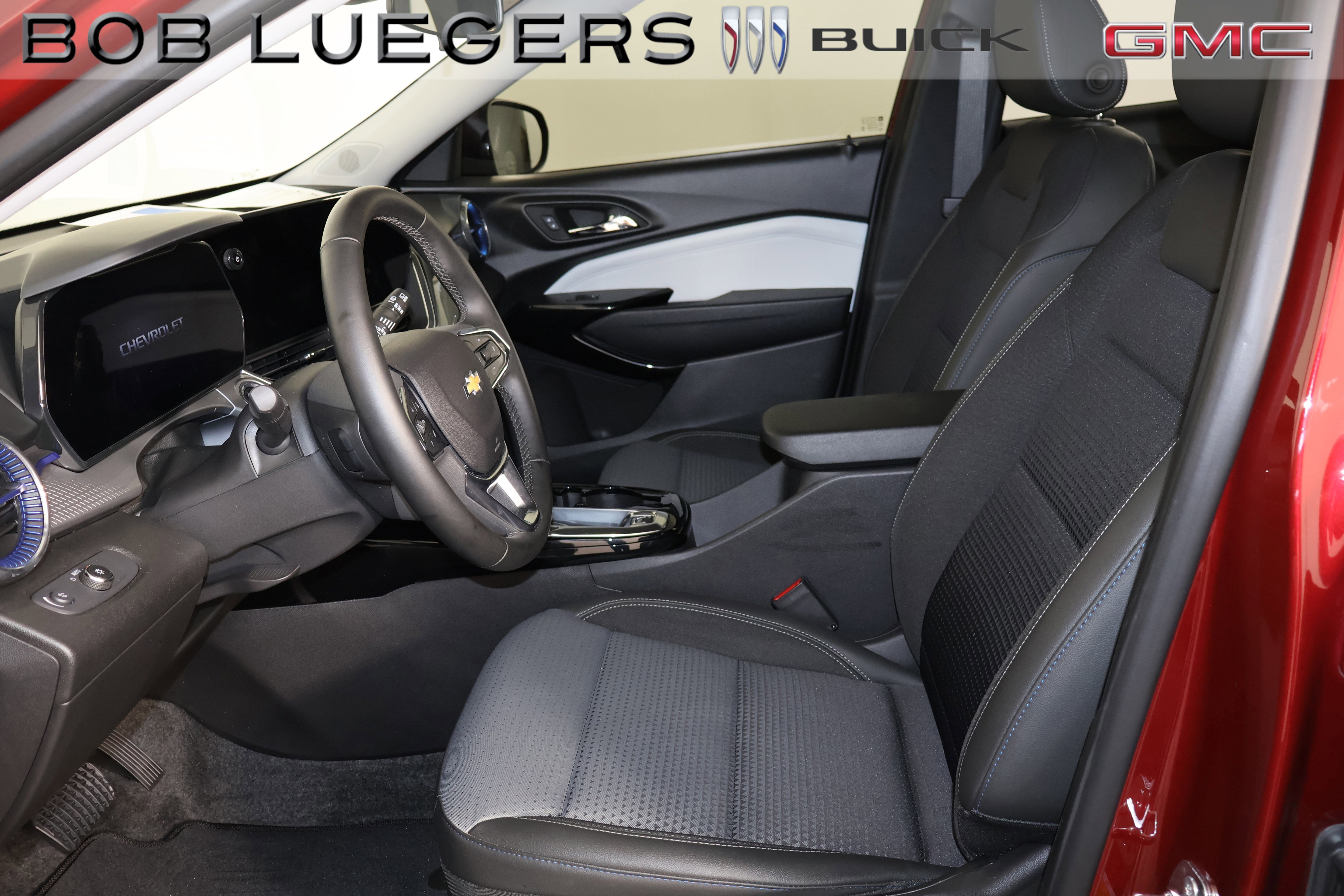 Certified 2024 Chevrolet Trax LT w/ LT Convenience Package FWD image 8