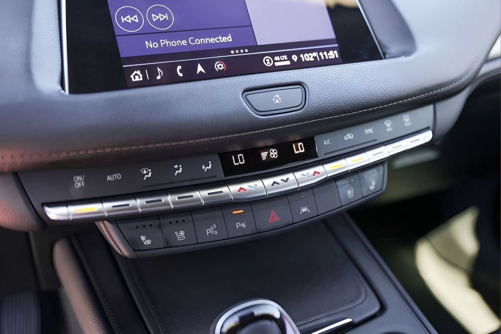 Certified 2022 Cadillac XT4 Premium Luxury w/ Enhanced Visibility Package AWD/4WD image 19