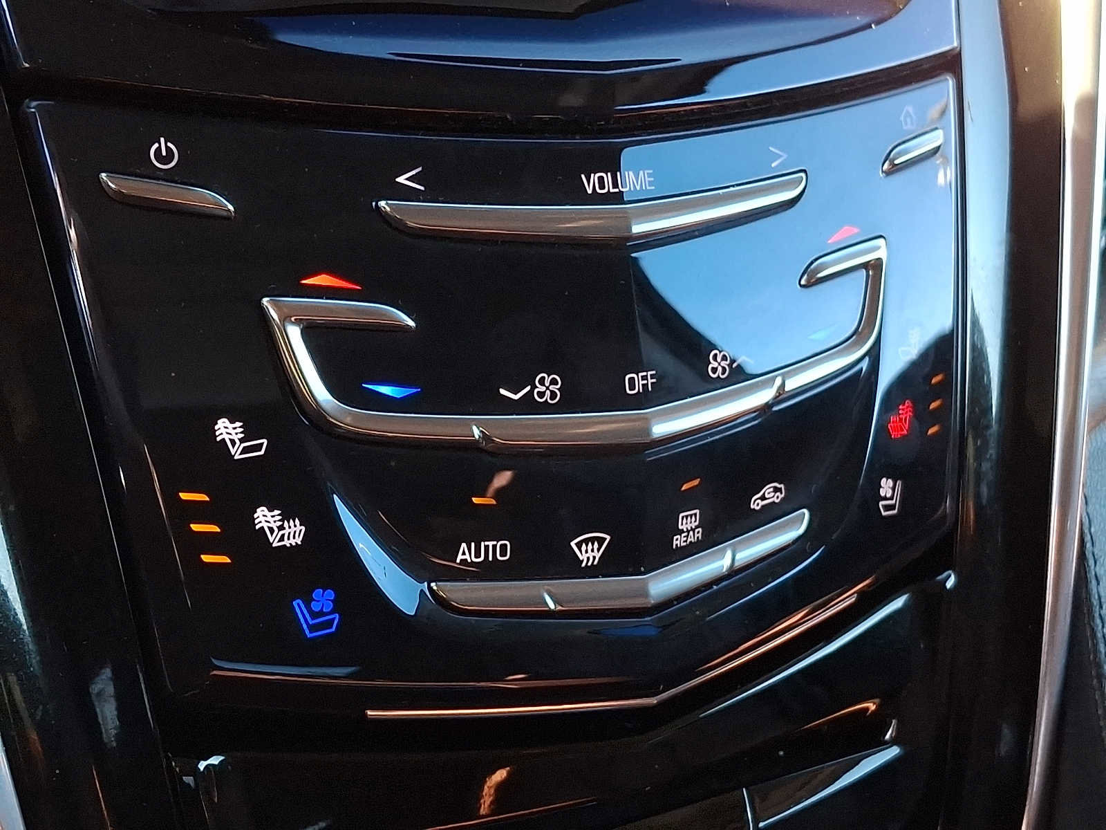 Used 2017 Cadillac Escalade Premium Luxury image 16