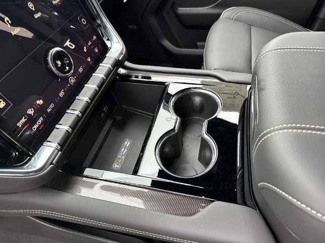 New 2026 GMC Yukon XL Elevation image 18