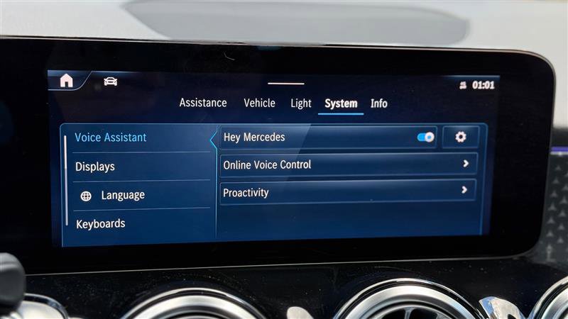Used 2024 Mercedes-Benz GLB 250 4MATIC image 46