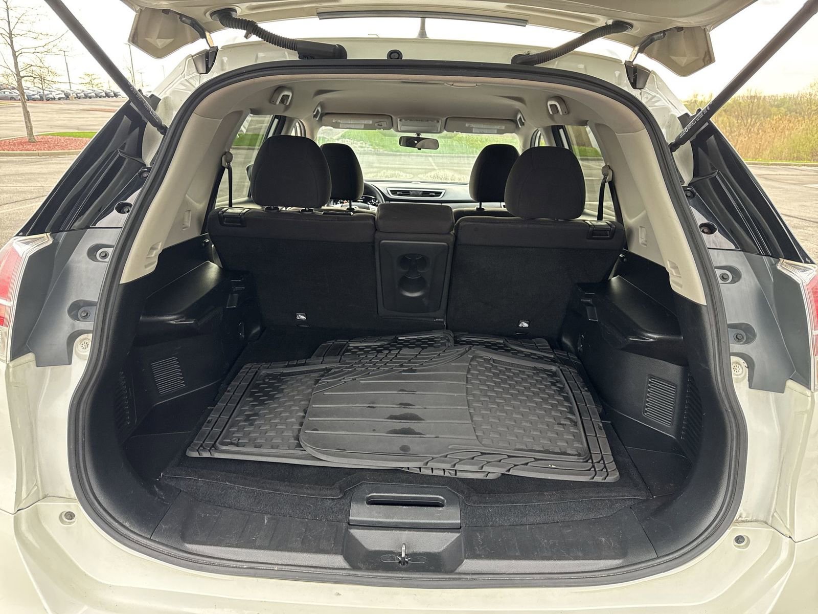 Used 2016 Nissan Rogue SV image 30