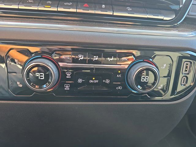 Used 2023 Chevrolet Silverado 1500 RST w/ Z71 Off-Road Package AWD/4WD image 36