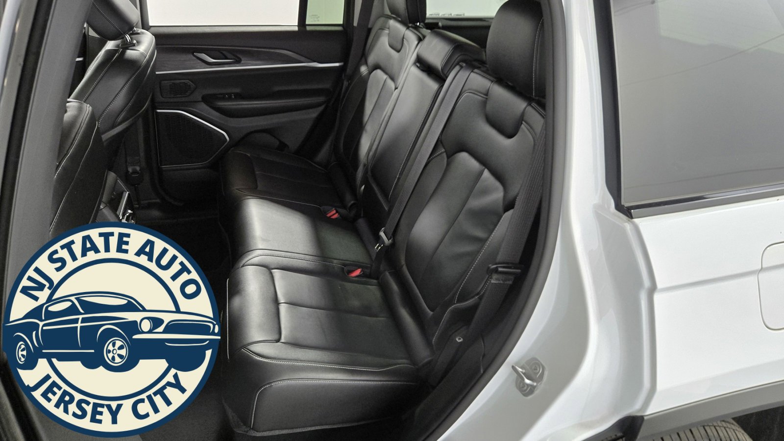 Used 2022 Jeep Grand Cherokee Limited 4xe image 26