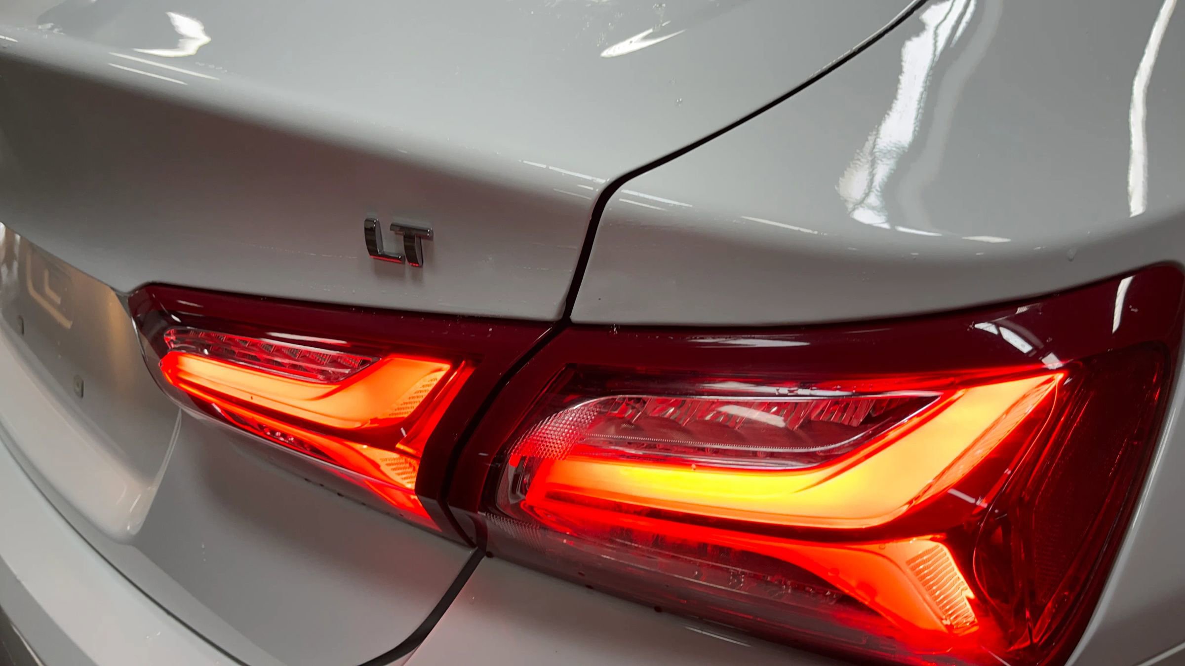 Used 2022 Chevrolet Malibu LT image 16