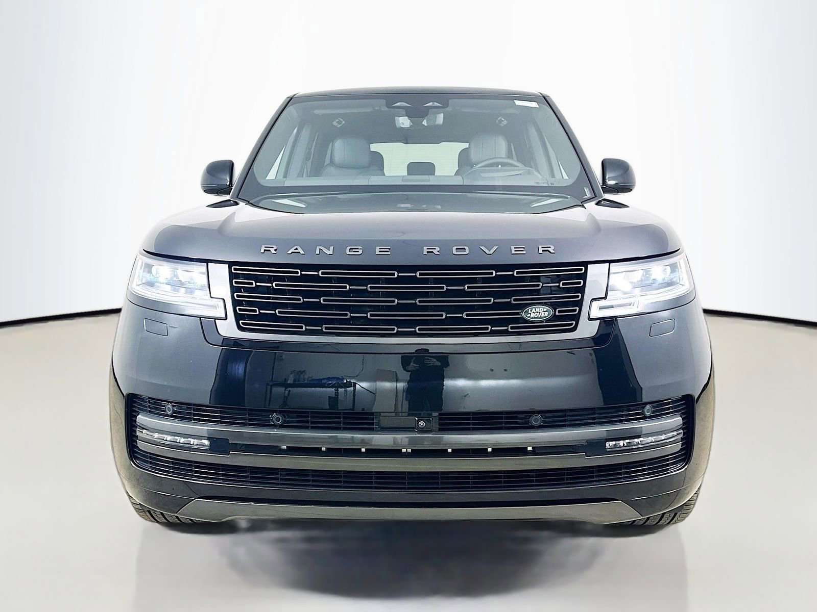 New 2025 Land Rover Range Rover SE AWD/4WD image 2