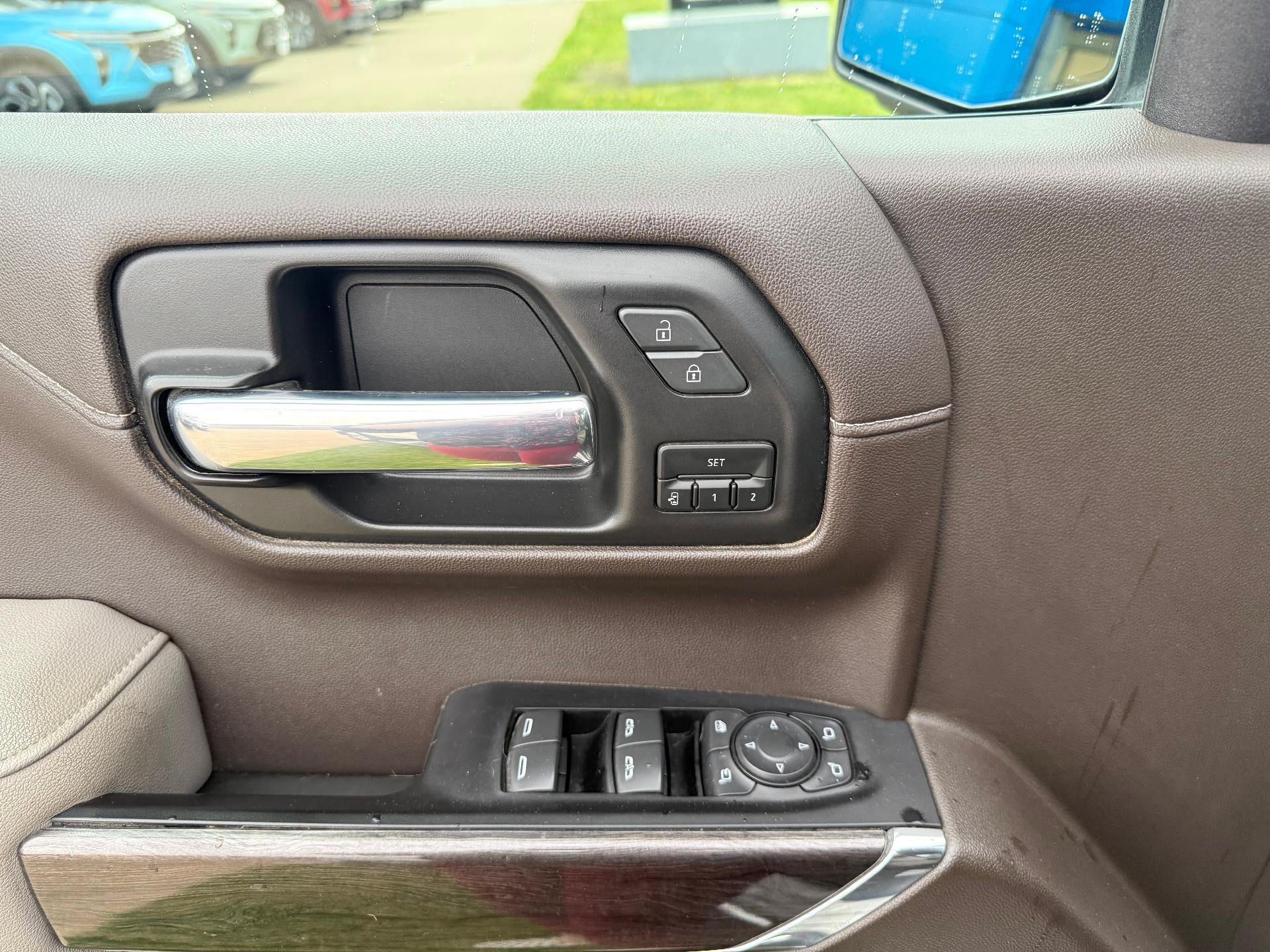 Used 2022 Chevrolet Silverado 1500 LTZ AWD/4WD image 18