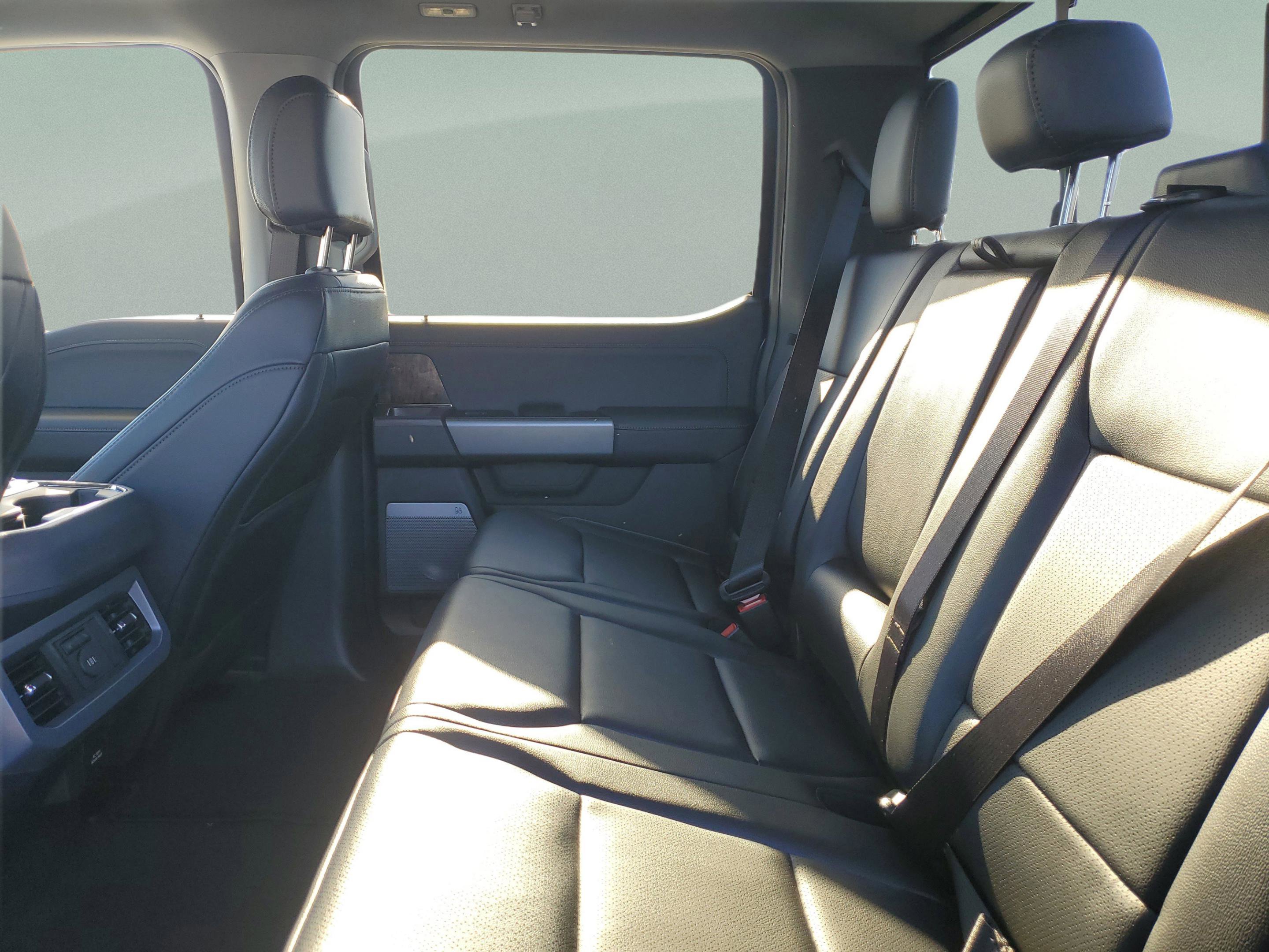 New 2026 Ford F250 Lariat w/ Black Appearance Package image 6