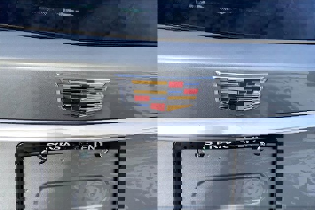 Used 2025 Cadillac XT6 Premium Luxury image 32