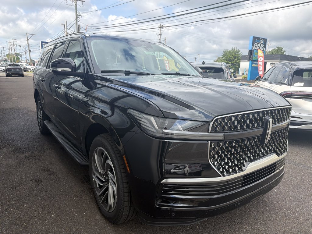 New 2027 Lincoln Navigator L Premier AWD/4WD image 4