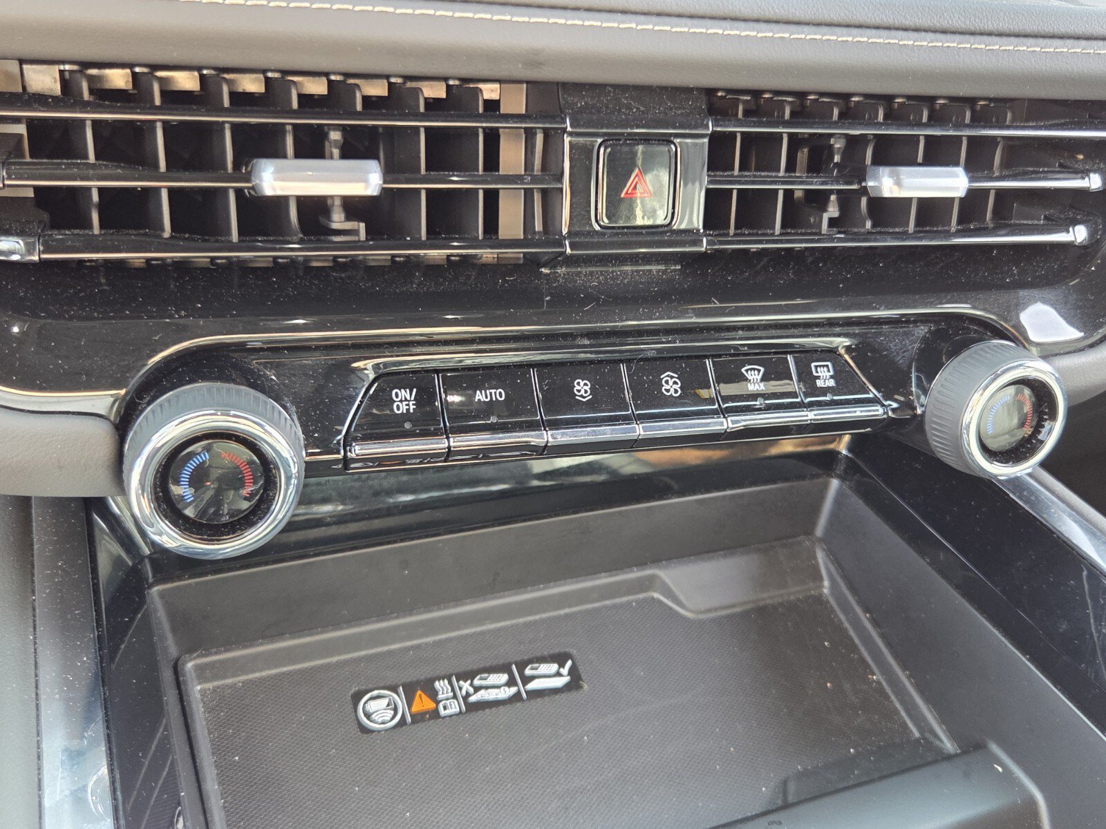 Used 2026 Chevrolet Suburban Premier AWD/4WD image 29