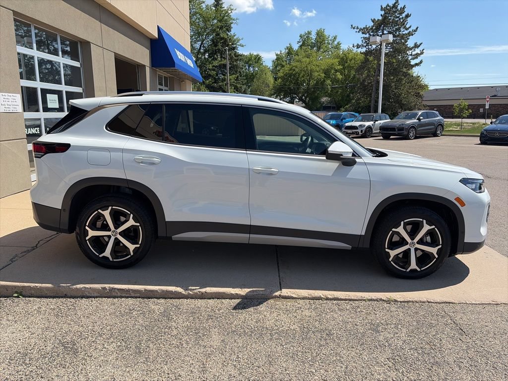 Certified 2026 Volkswagen Tiguan SE AWD/4WD image 10