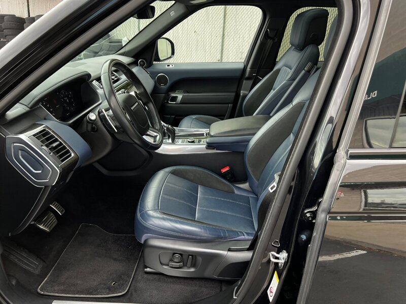 Used 2019 Land Rover Range Rover Sport Supercharged AWD/4WD image 19