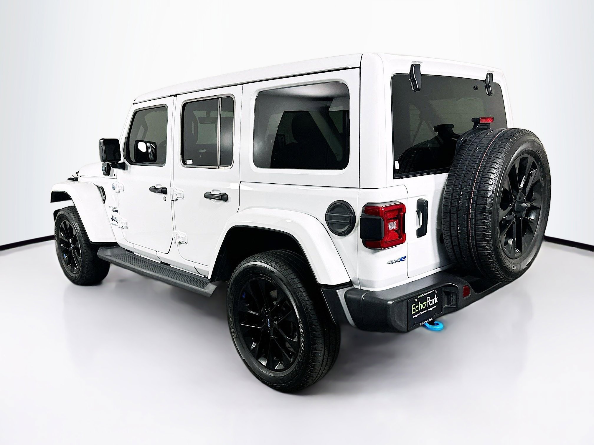 Used 2023 Jeep Wrangler Sahara w/ Cold Weather Group image 5