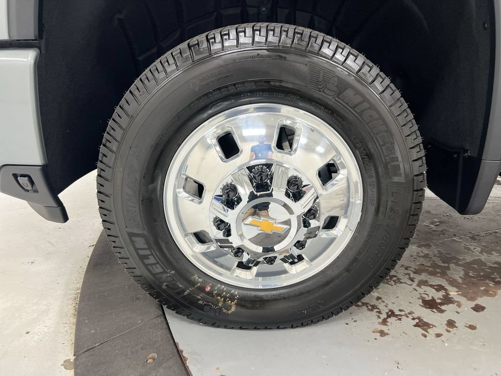 New 2026 Chevrolet Silverado 3500 High Country w/ High Country Premium Package AWD/4WD image 23