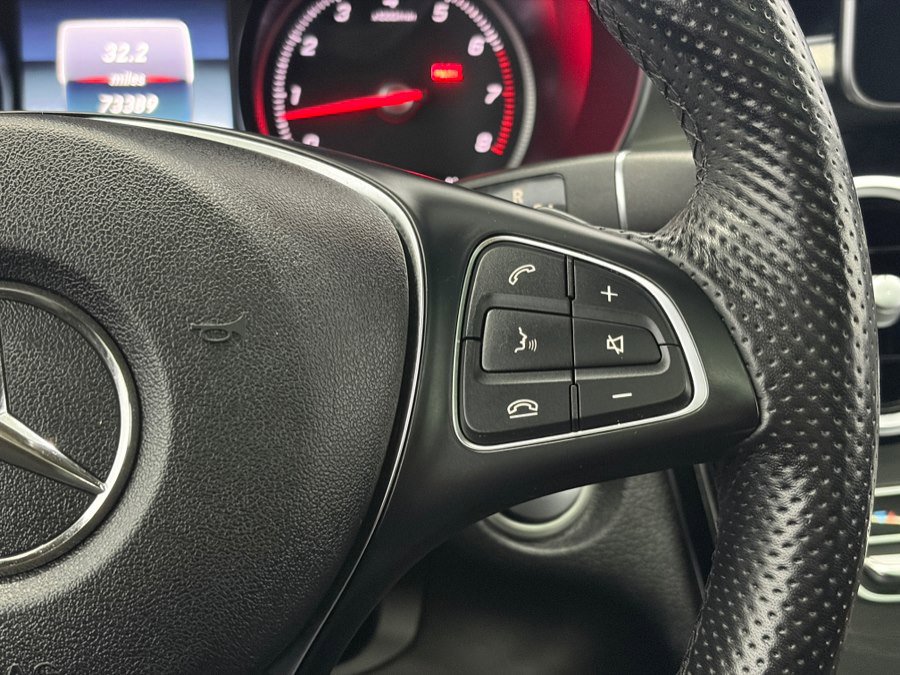 Used 2019 Mercedes-Benz GLC 300 4MATIC w/ Premium Package image 22