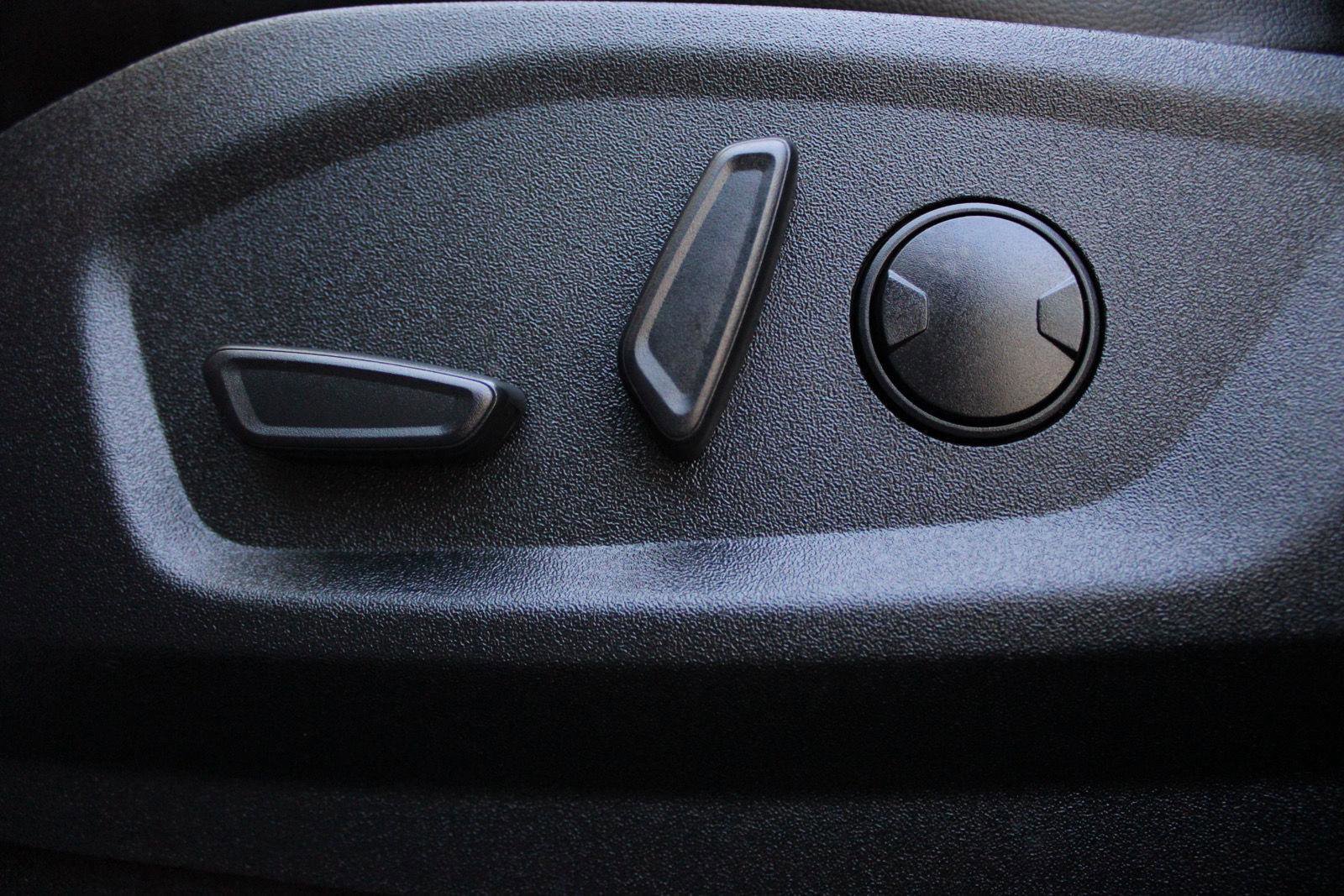 Used 2021 Ford Edge SEL w/ Convenience Package image 18