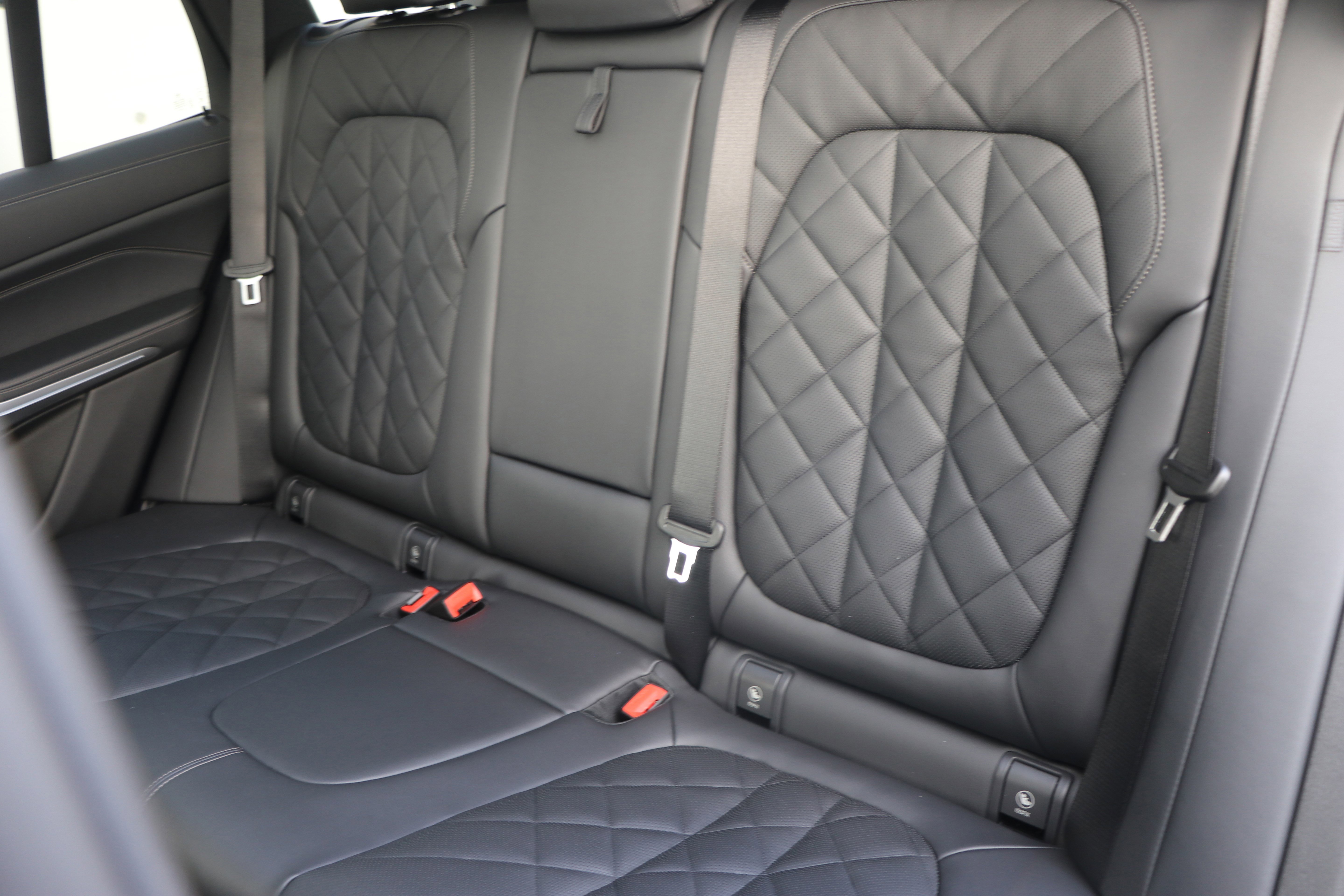 Used 2026 BMW X5 xDrive50e w/ Parking Assistance Package image 36