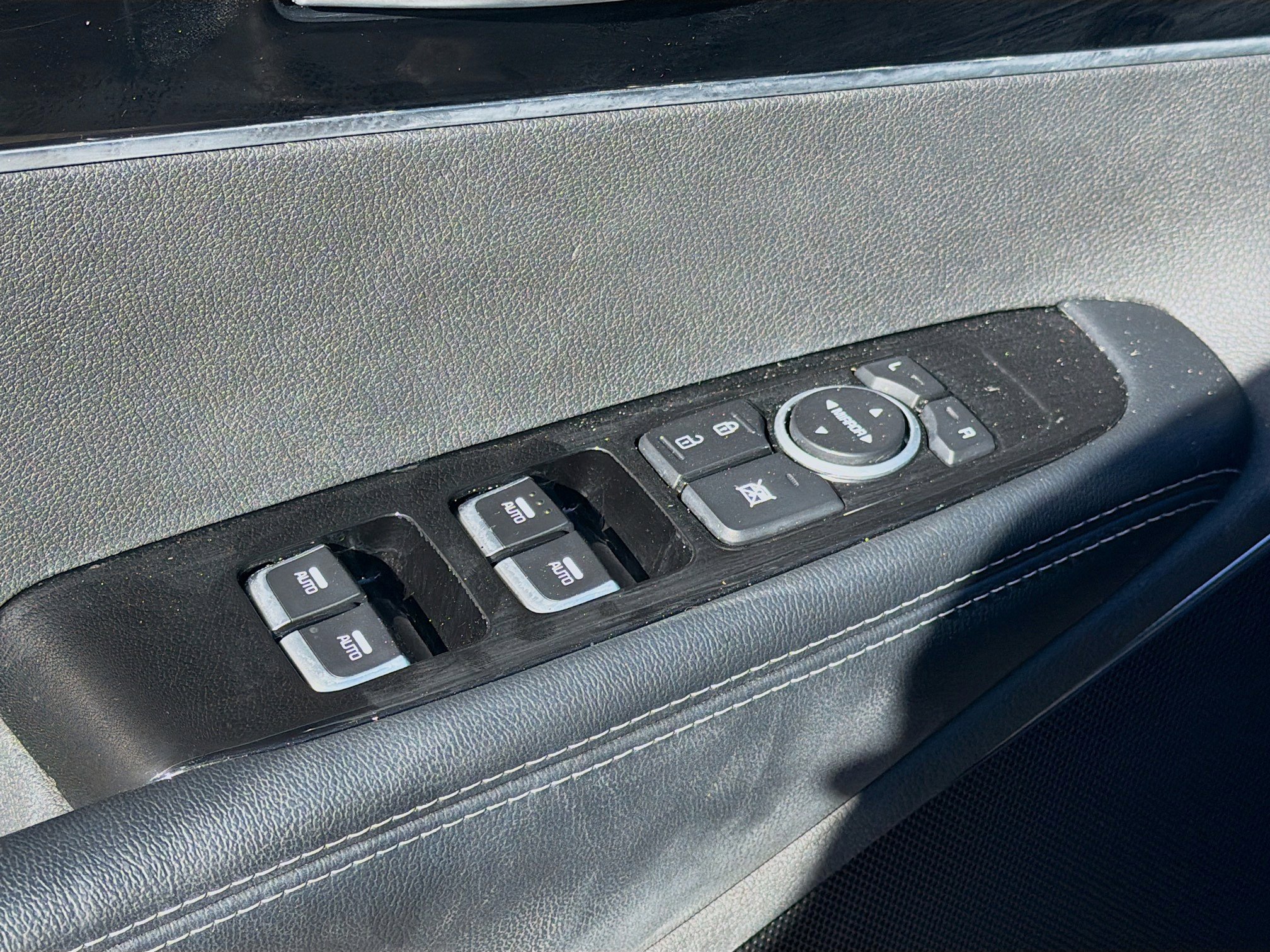 Used 2019 Kia Sorento SX image 22