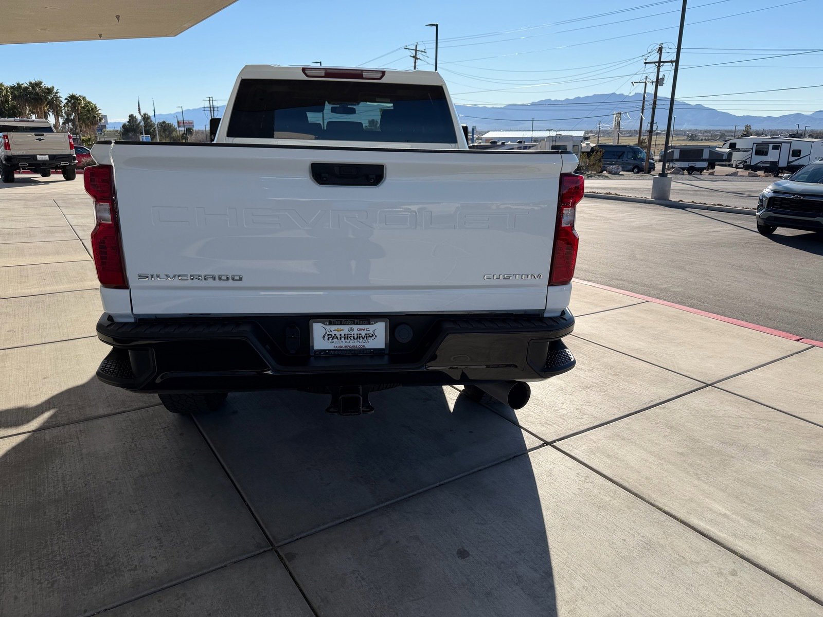 Used 2023 Chevrolet Silverado 2500 Custom w/ Custom Value Package image 4