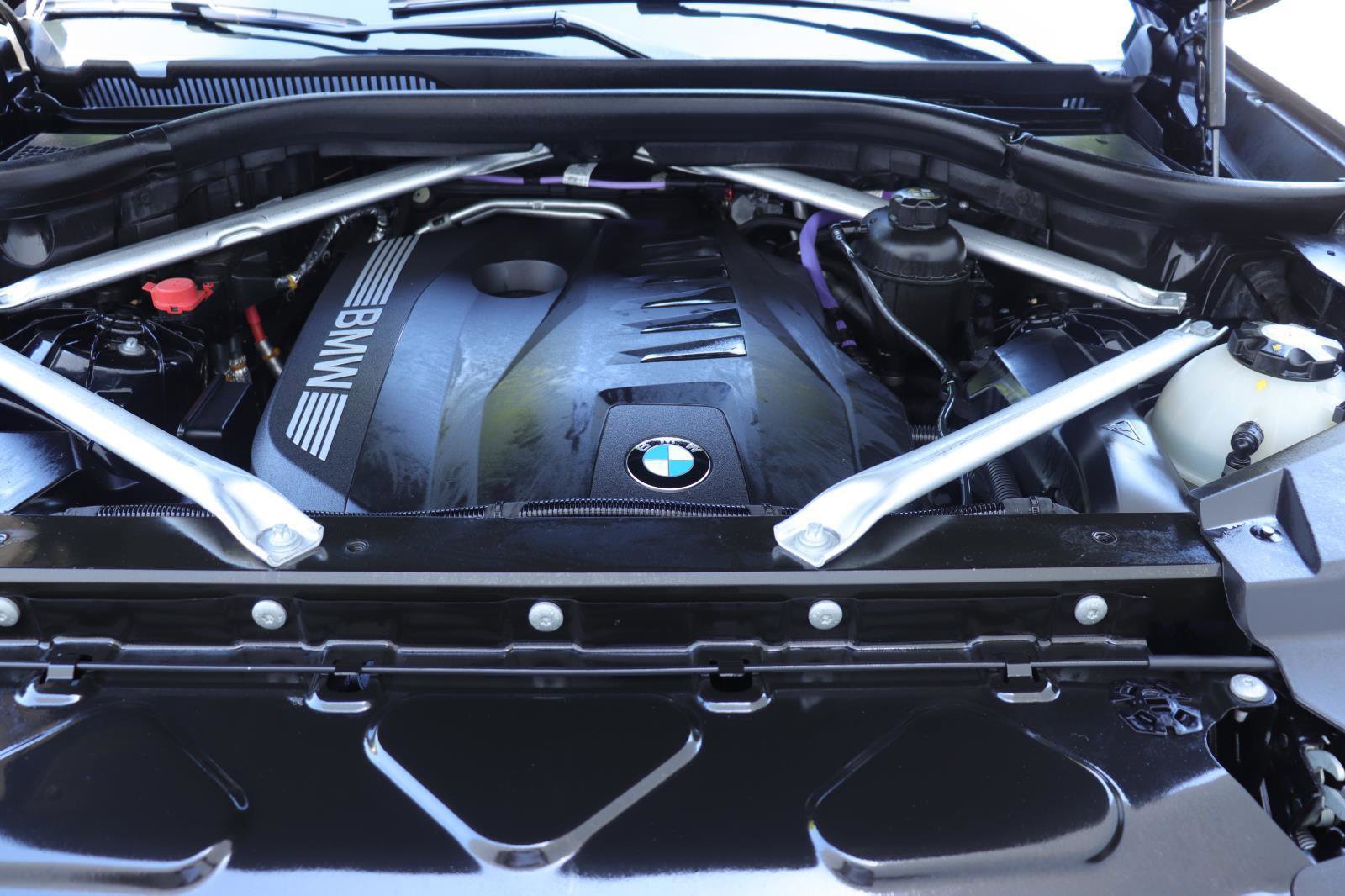 Used 2024 BMW X5 sDrive40i w/ M Sport Package image 40