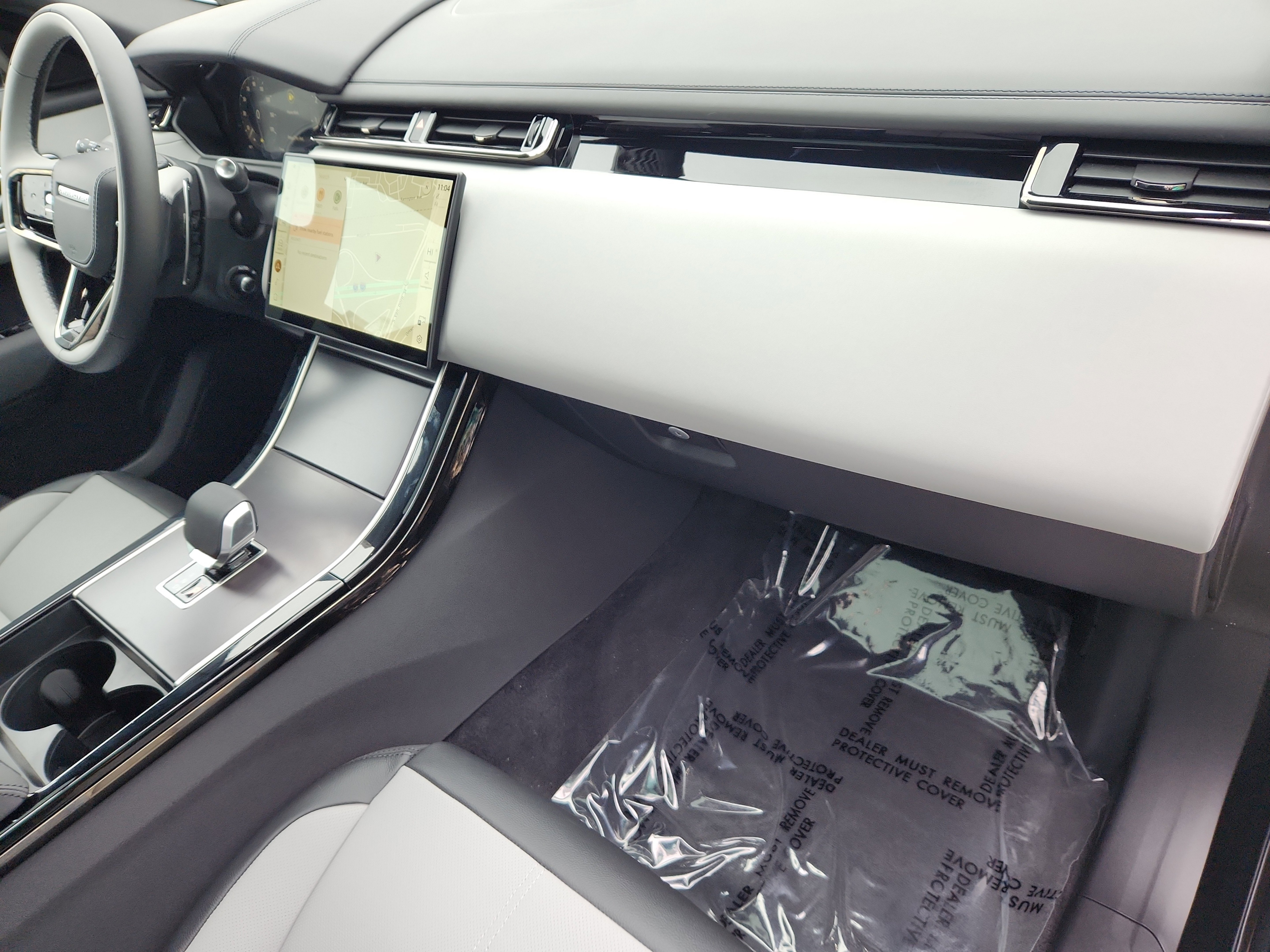 Used 2026 Land Rover Range Rover Velar Dynamic SE image 28