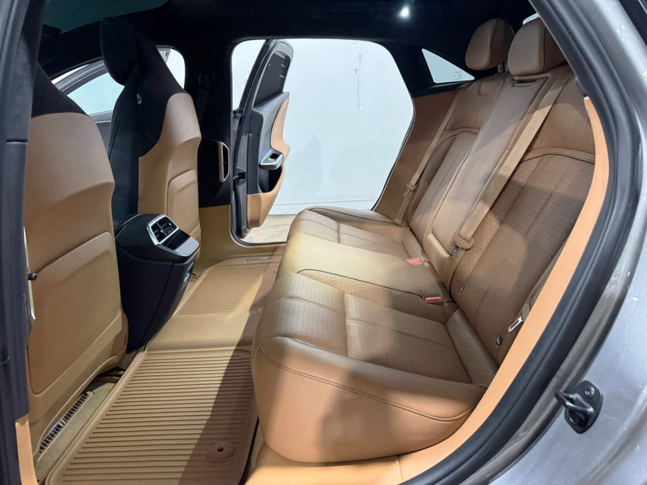 Used 2023 Lucid Air Grand Touring image 13