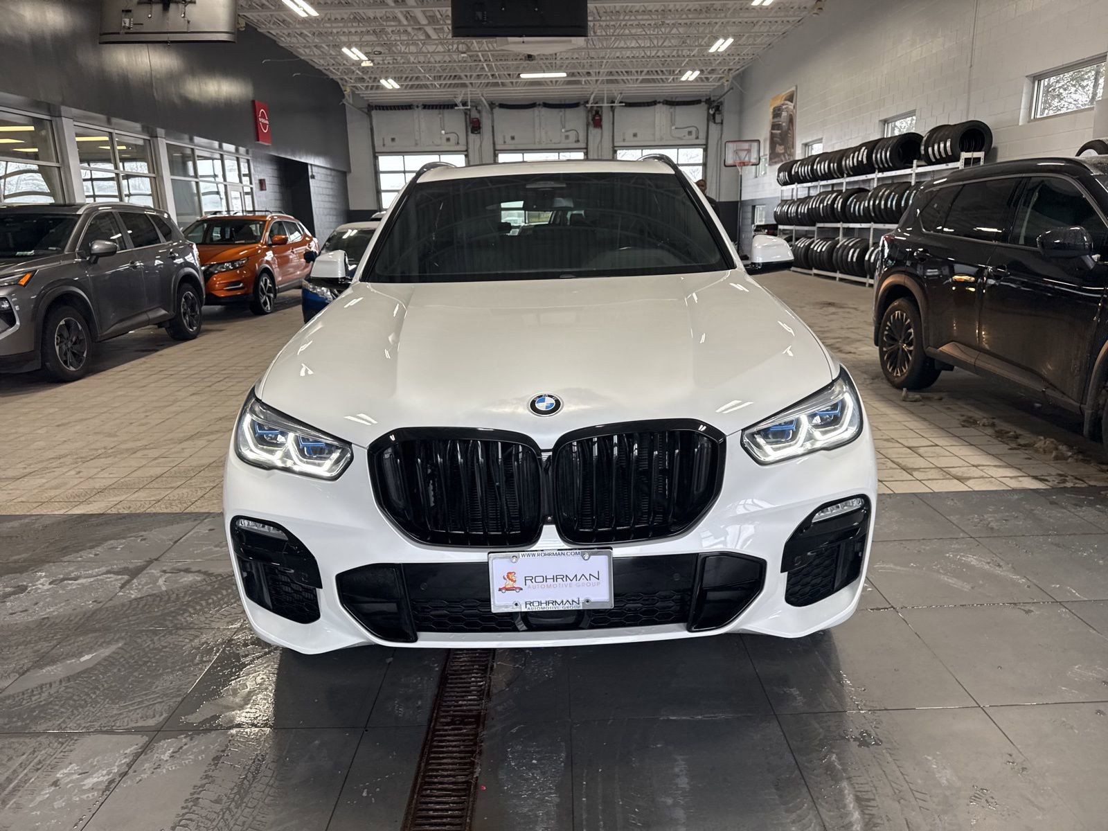 Used 2021 BMW X5 M50i w/ Executive Package image 14