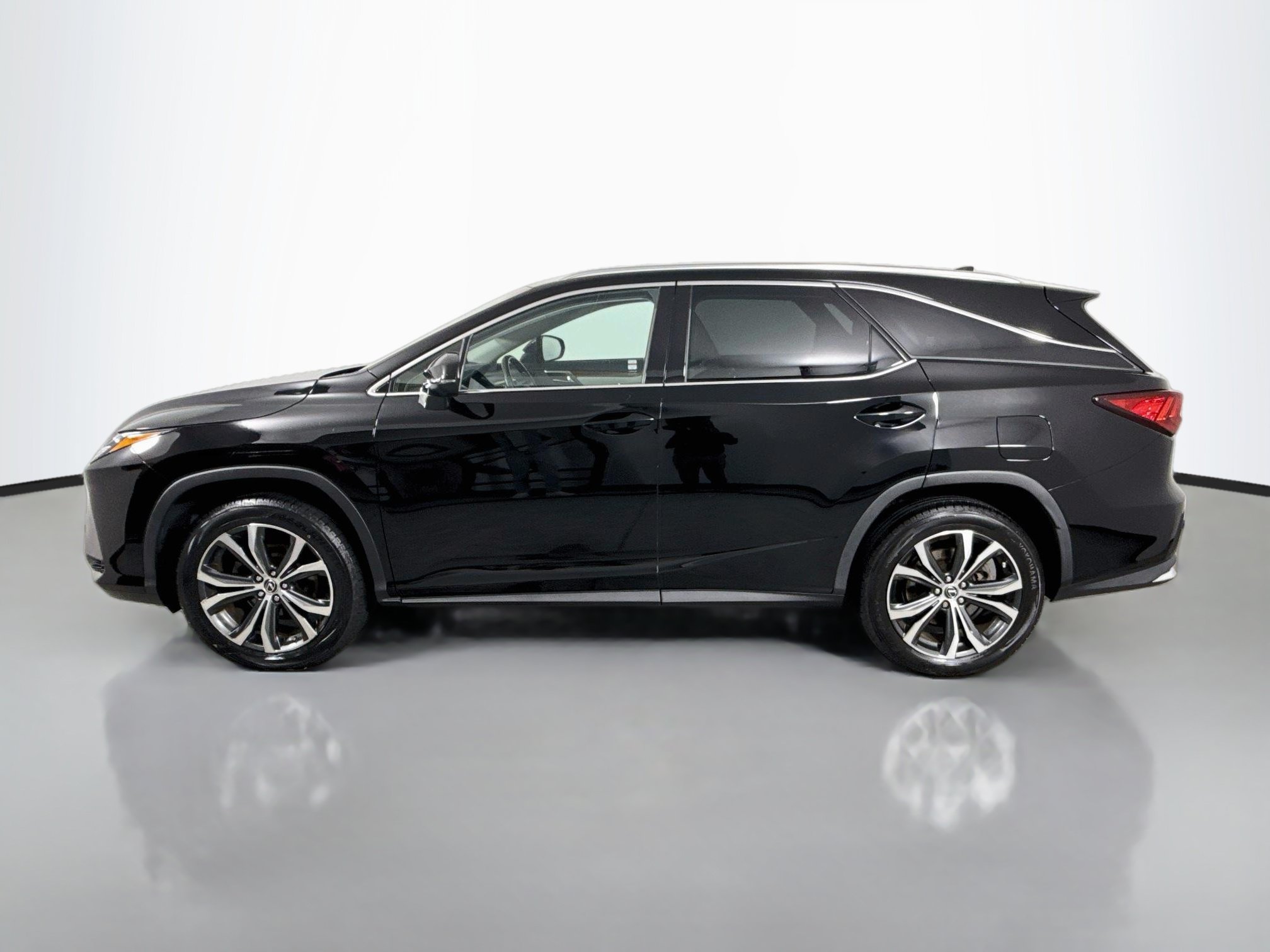 Used 2019 Lexus RX 350L AWD w/ Premium Package image 4
